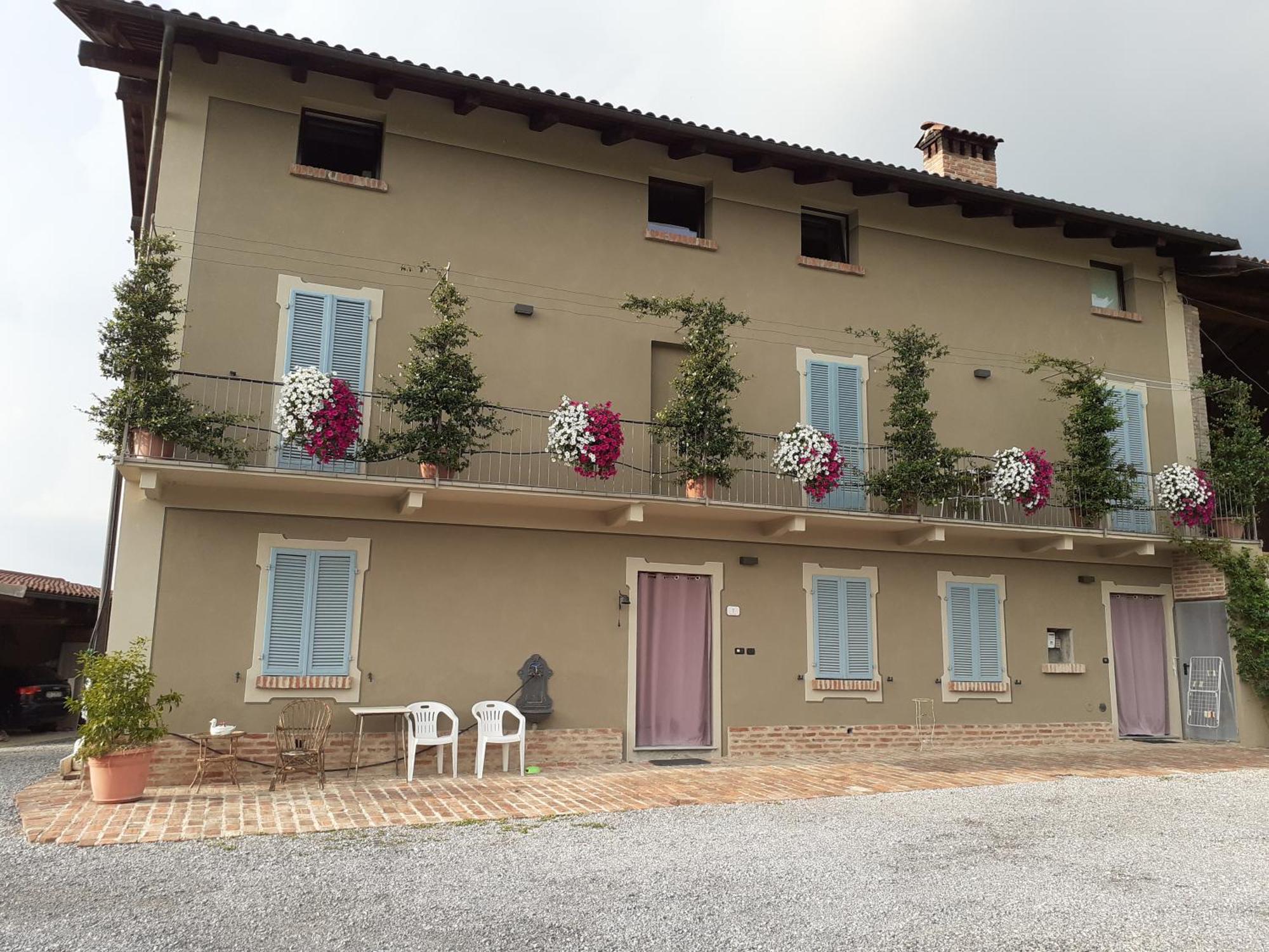La Casa Di Roby-1 Appartamento La Morra Con Piscina Exterior photo