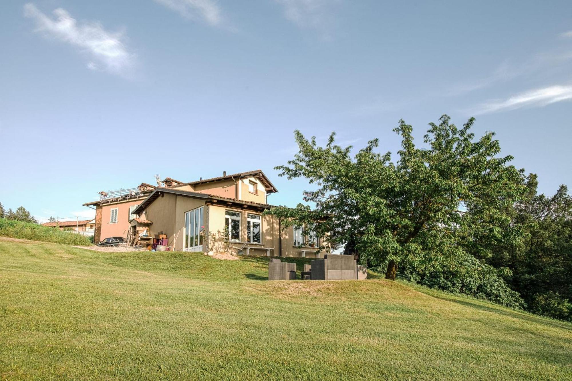 La Casa Di Roby-1 Appartamento La Morra Con Piscina Exterior photo